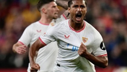 法媒：药厂将巴代的报价提到2500万欧，塞维利亚想要3000万欧