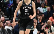 星空体育官方网站-得分全场最高！WNBA季前赛 韩旭10投6中&amp;罚球7中7砍20分2板1助2帽